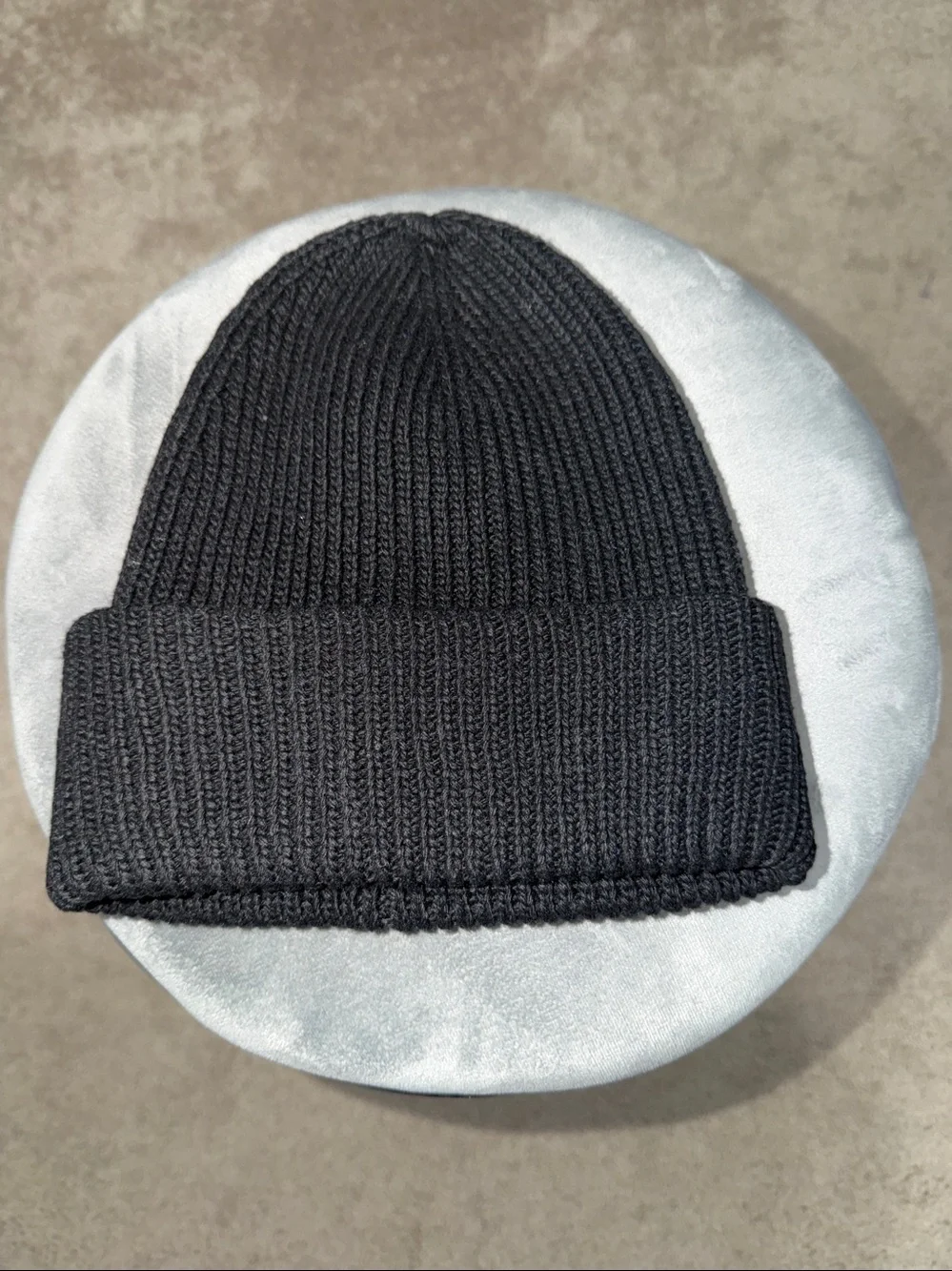 NWT Old Navy women's Black Knit Beanie